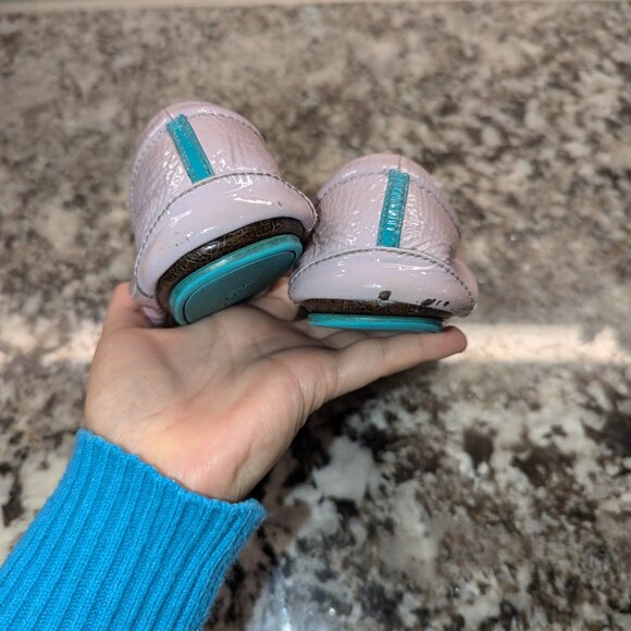 Lavender patent leather Tieks SZ 7 - Picture 7 of 7